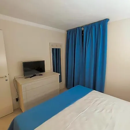 Isa Aparthotel 3*